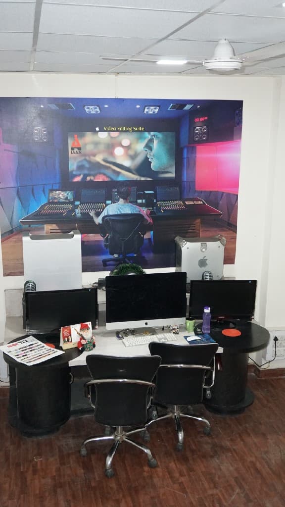 IAAN School of Mass Communication New Delhi Lab photo 3